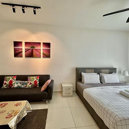 Teega Suites Puteriharbour By Wp Homestay Johor Bahru Esterno foto