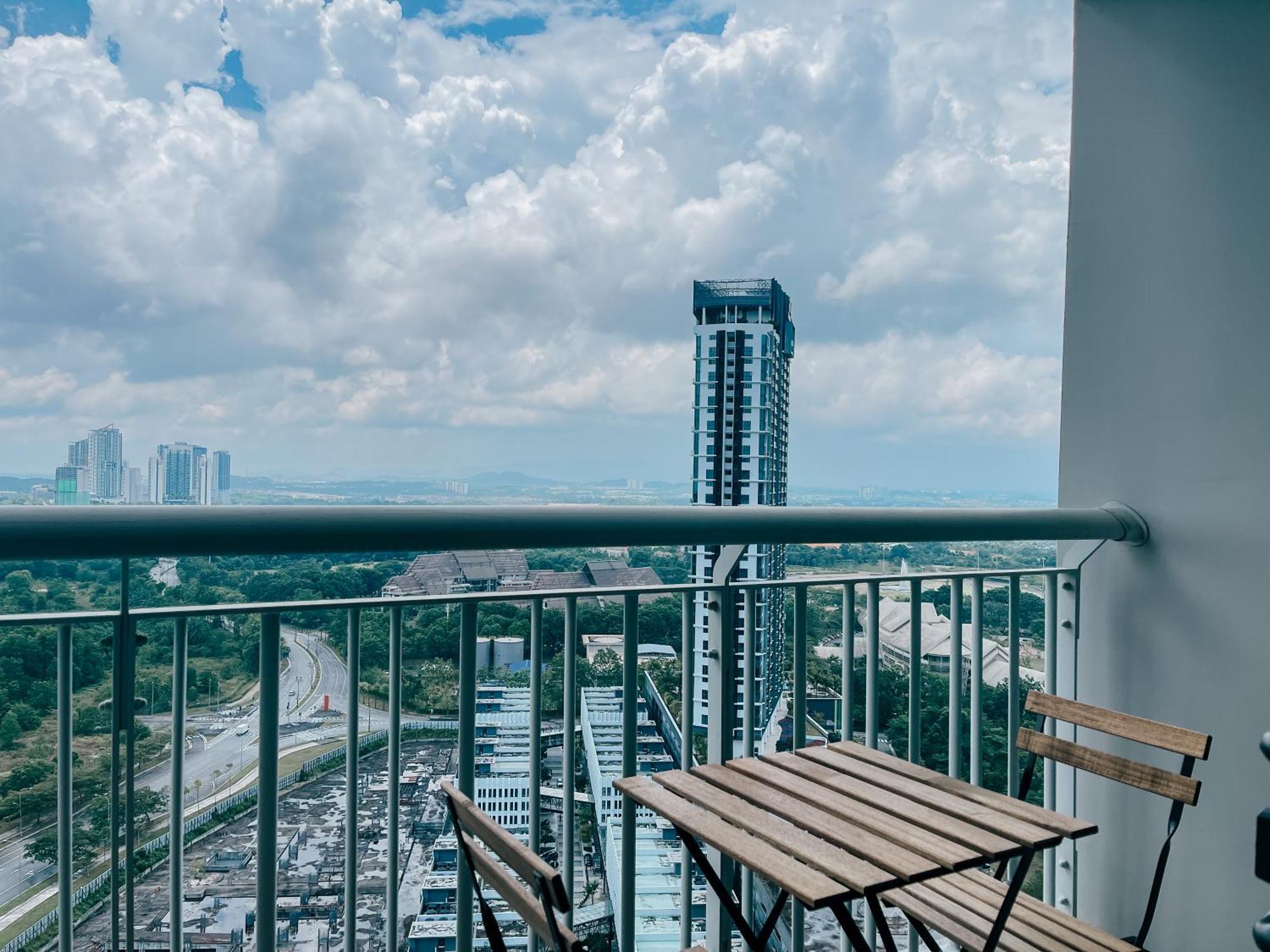 Teega Suites Puteriharbour By Wp Homestay Johor Bahru Esterno foto